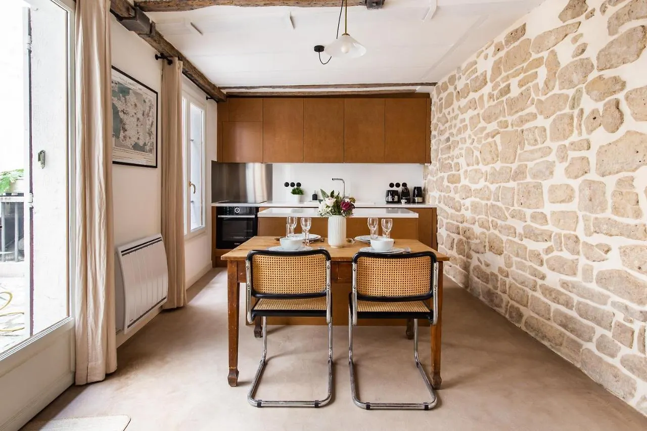 Cmg Magnifique Appartement D\'Architecte - 5P - Le Marais contacts